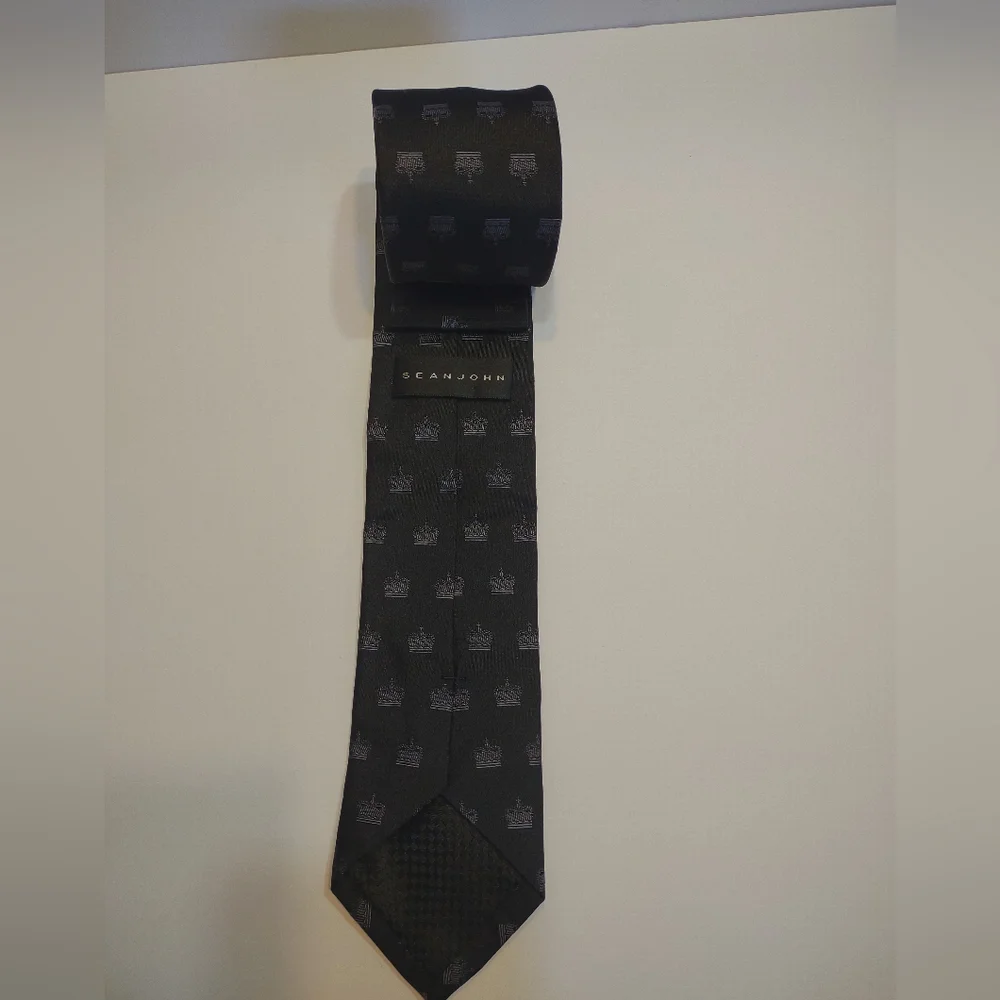 Sean John Black and Gray Royal Crown Patterned Silk Tie